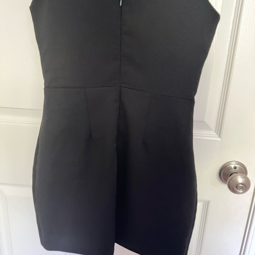 BOUTIQUE CUTOUT DRESS - Picture 5 of 6